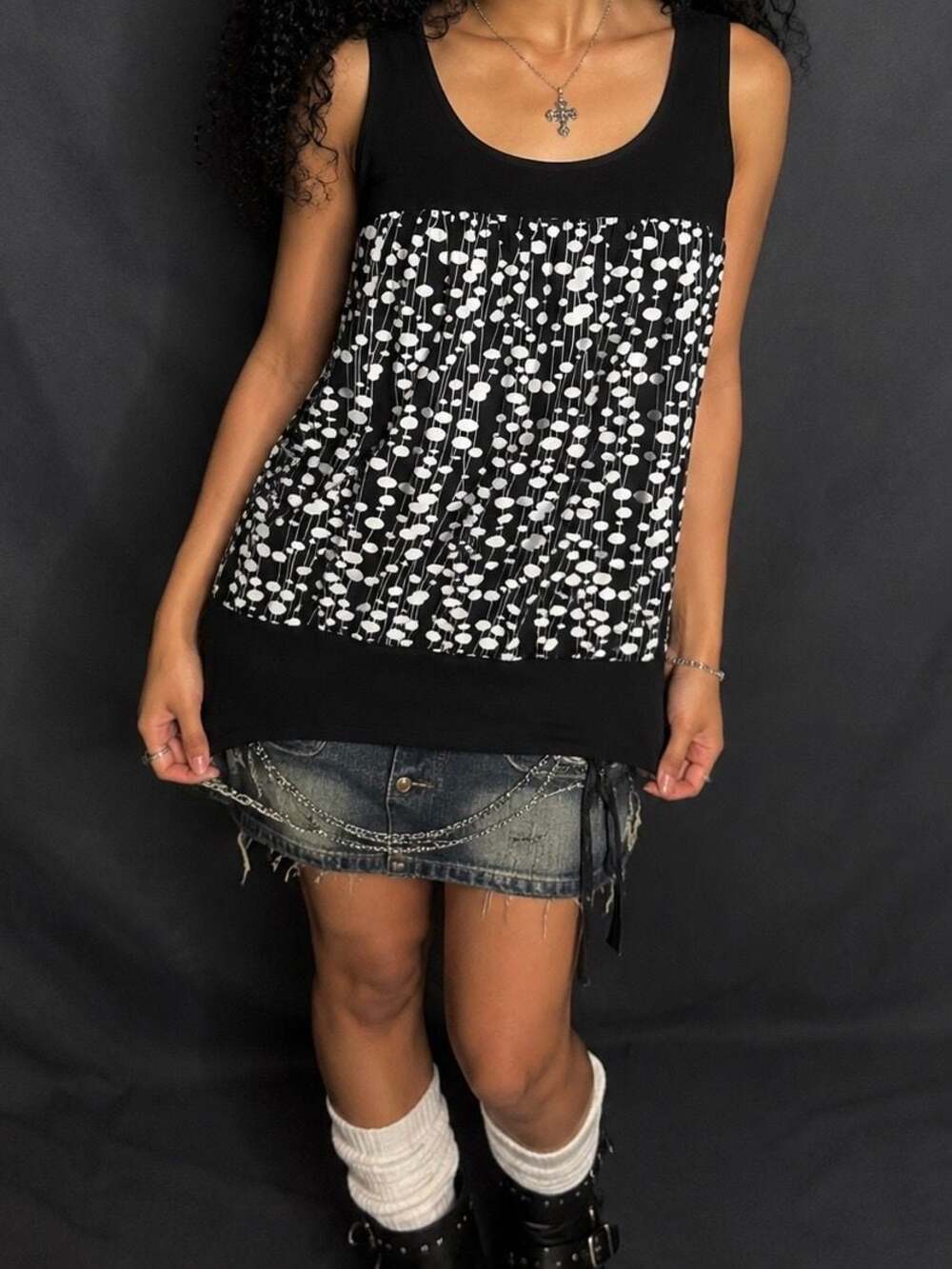 Casual Land Black and White Graphic Print Sleeveless Tank Top